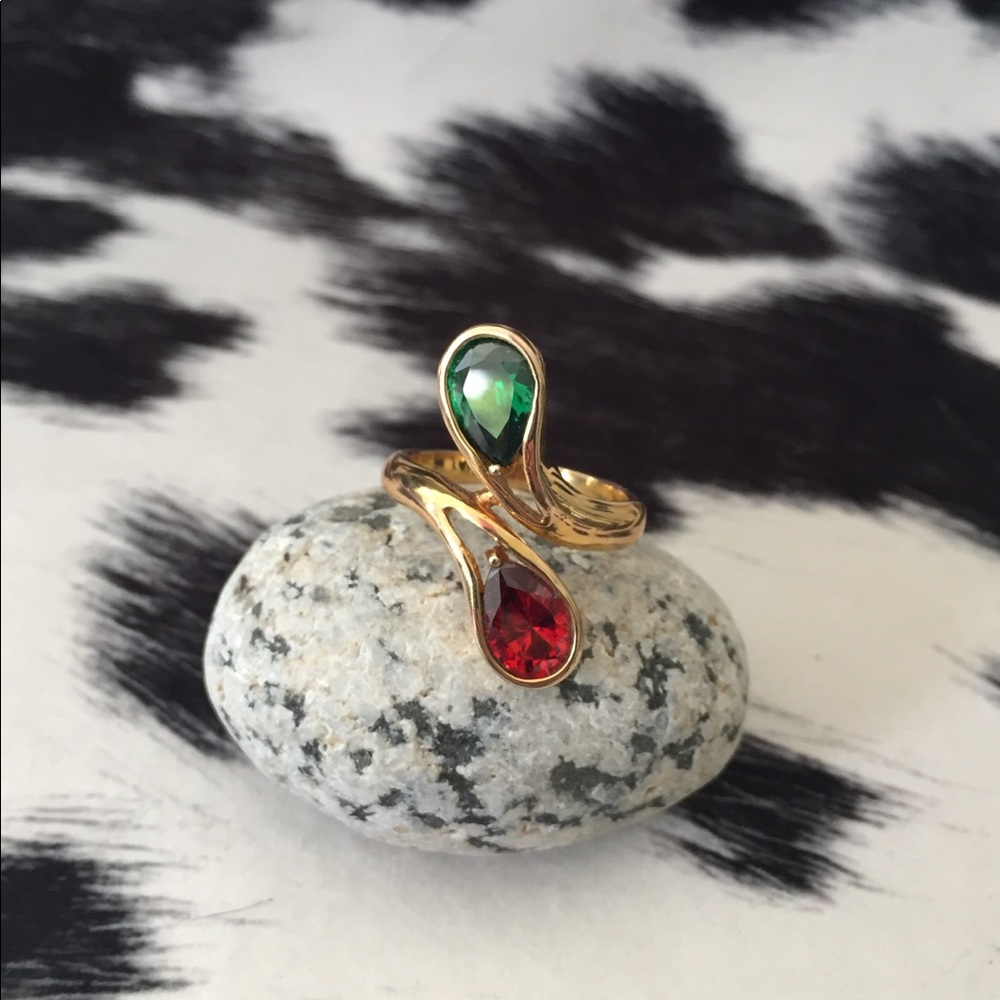 Green and red stone tear drop statement ring